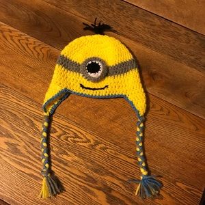 Minion hat, kids, hand knit, excellent condition!